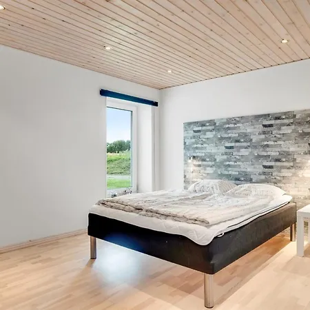 Folkar - 3km To The Fjord By Interhome